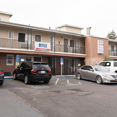 Stay Inn Suite Stockton Exterior photo