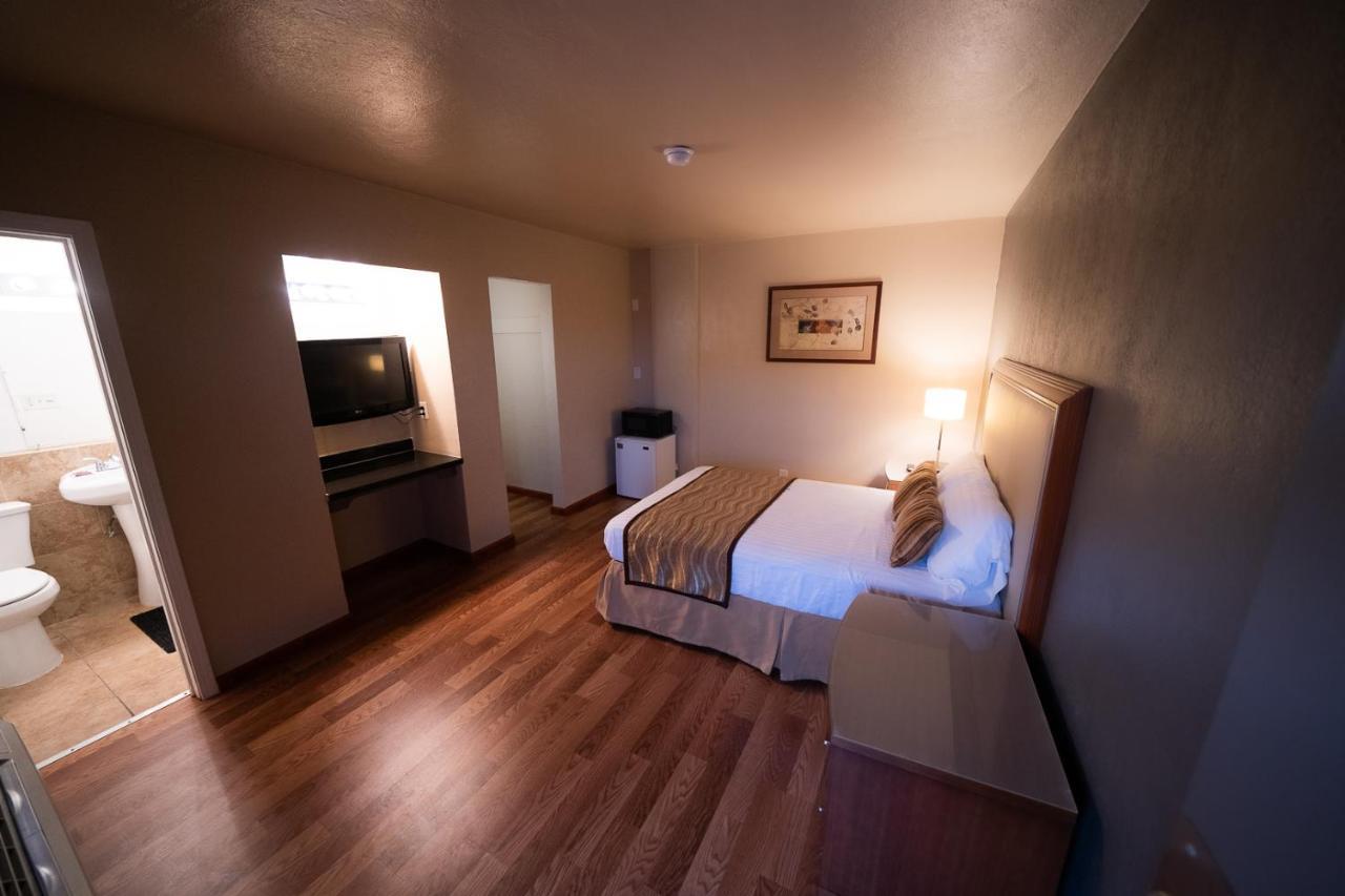 Stay Inn Suite Stockton Exterior photo